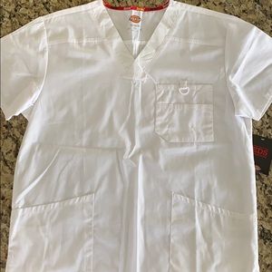Dickies Men’s Fit Scrub Top- Size: Medium